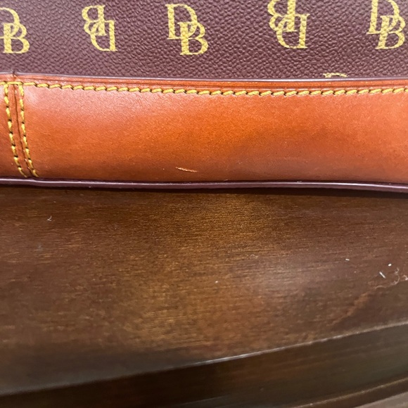 ⭐️ Authentic Dooney and Bourke Gretta Perry Satchel ⭐️ - Picture 5 of 9